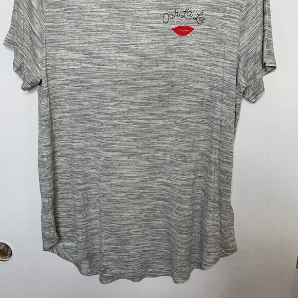 3/$20 NWOT Old Navy women's gray embroidered short sleeve slub knit t-shirt XL - Picture 4 of 9